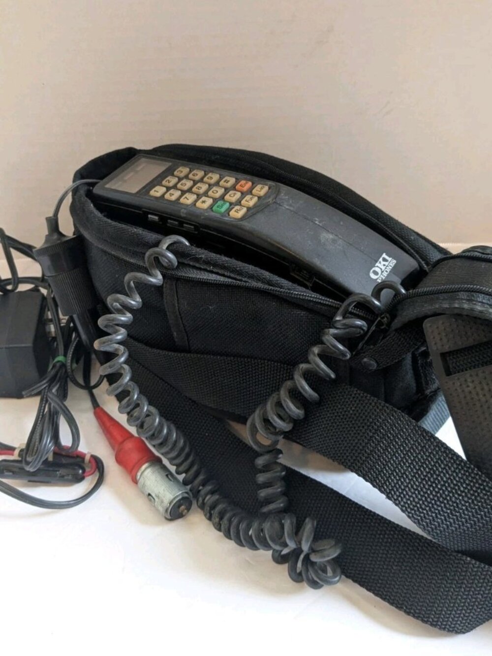 Vintage OKI Phones 600M Analog Car Phone w/ 610‑EHS Handset + OKI Carrying Case